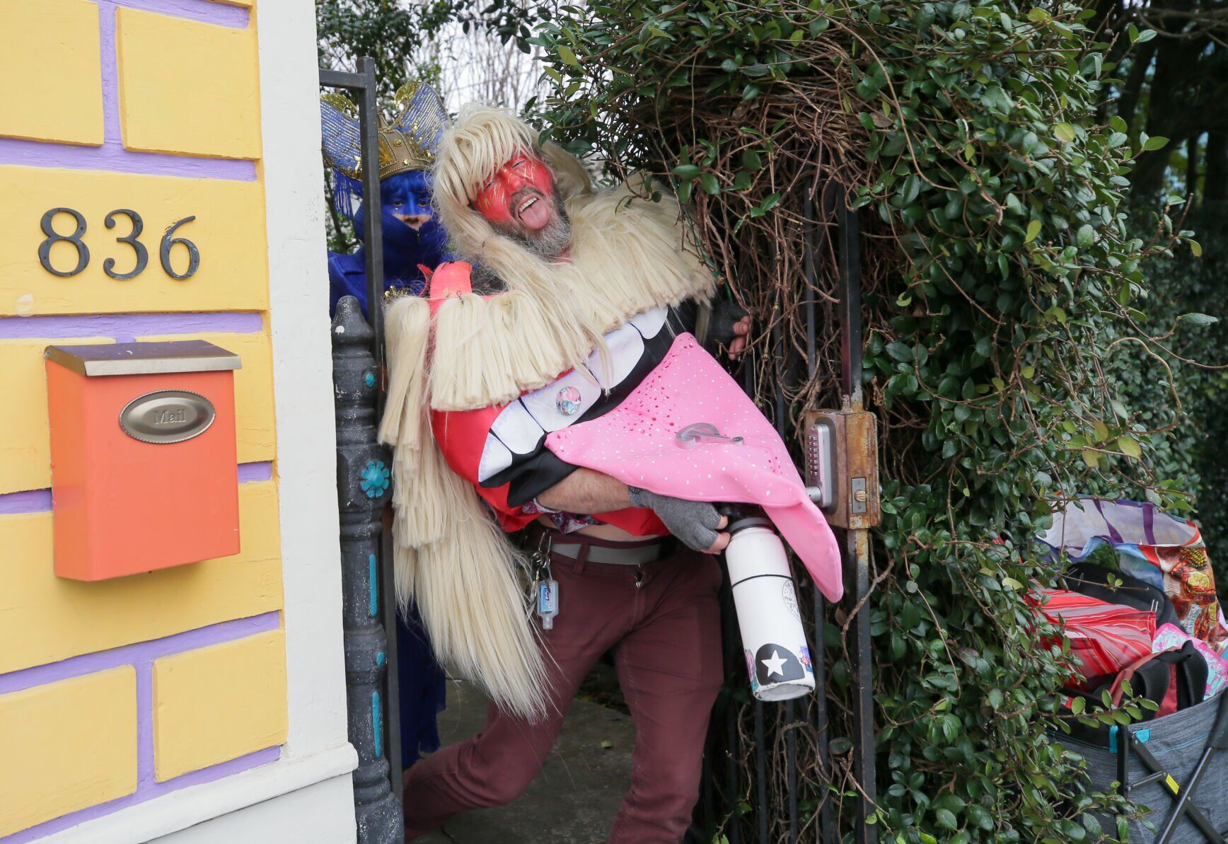 no.costumes.021424.0030.jpg